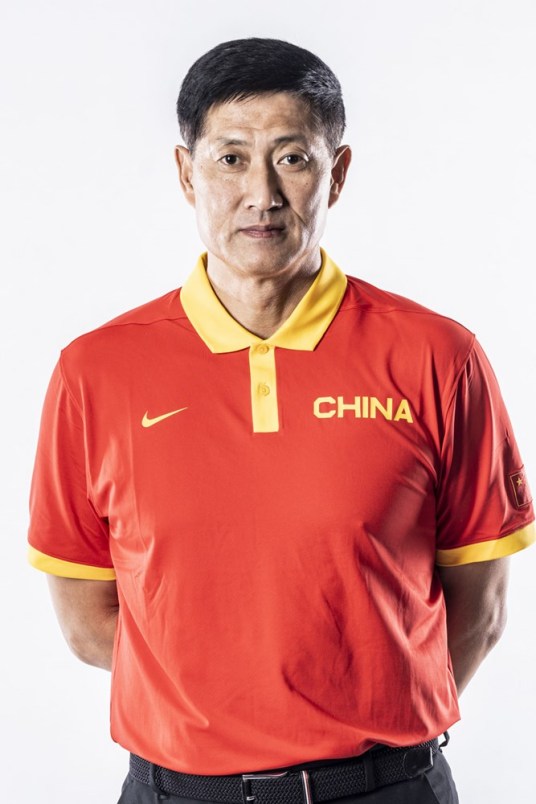 李晓勇（中国著名篮球运动员、教练员）