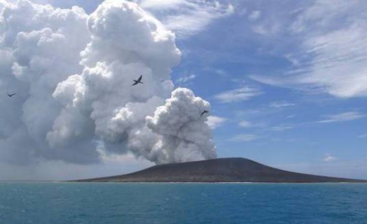 1·15汤加海底火山喷发