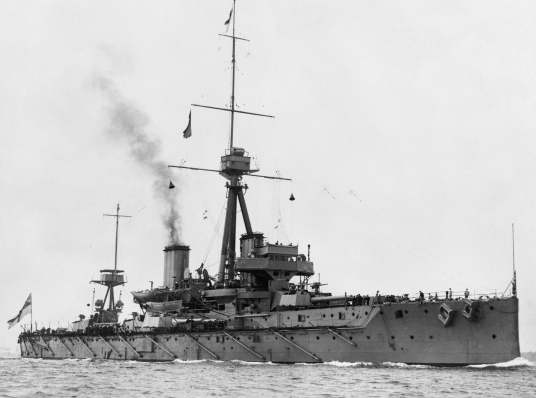 无畏号战列舰（英国皇家海军的一艘具有划时代设计的战列舰）